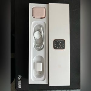 Apple Watch Series 5 Gold Aluminum Case 44MM